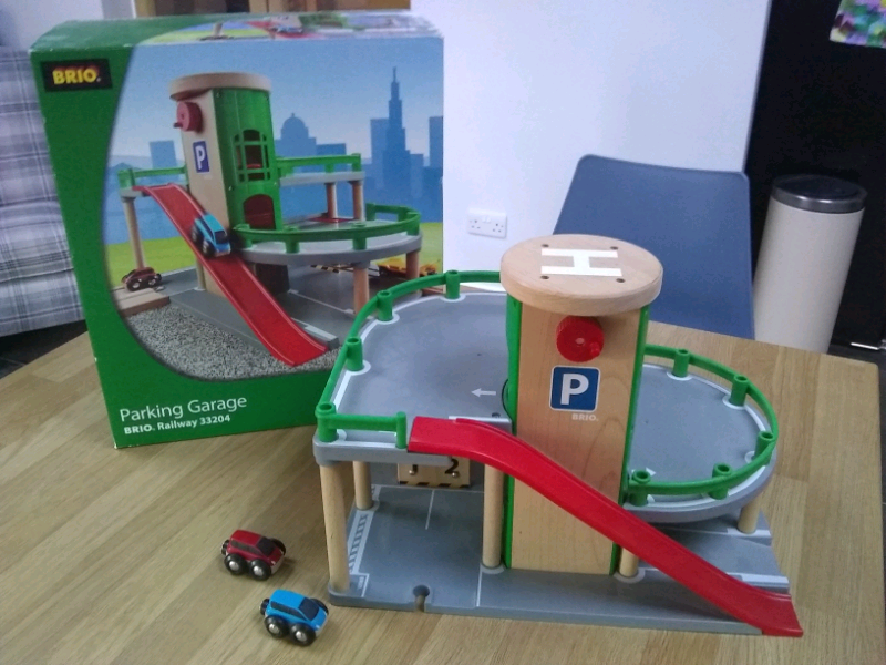 brio 33204 parking garage